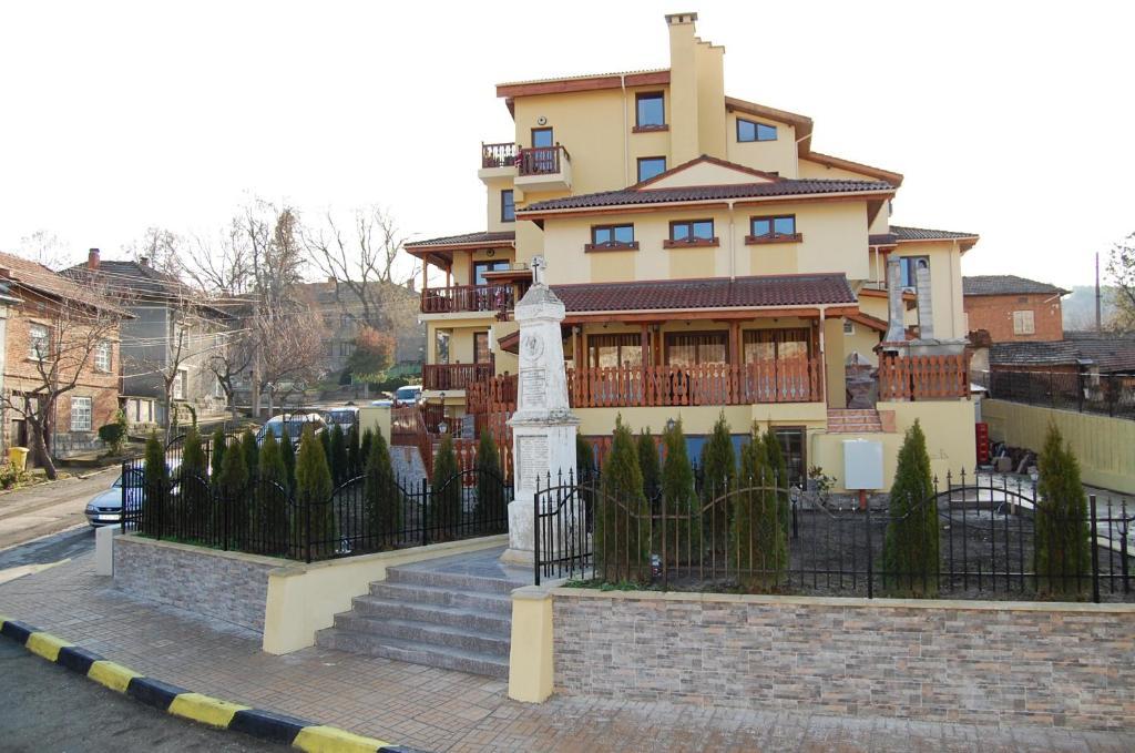 Rusenski Lom Hotel Koshov Екстер'єр фото