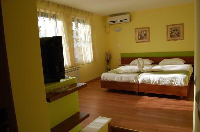 Rusenski Lom Hotel Koshov Екстер'єр фото